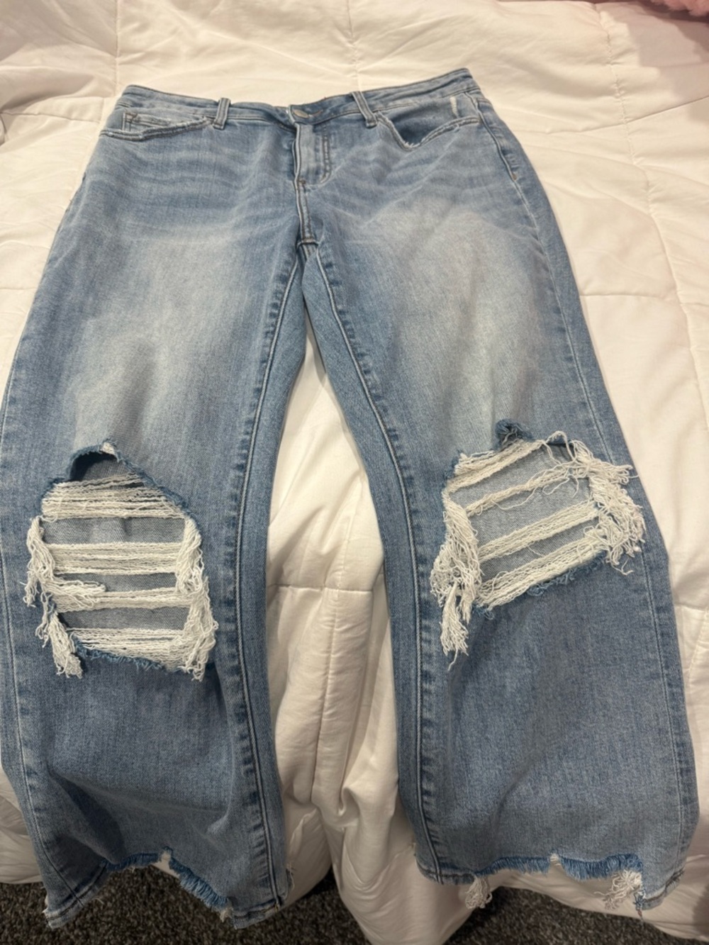 Light Blue Distressed Cropped Jeans for Women